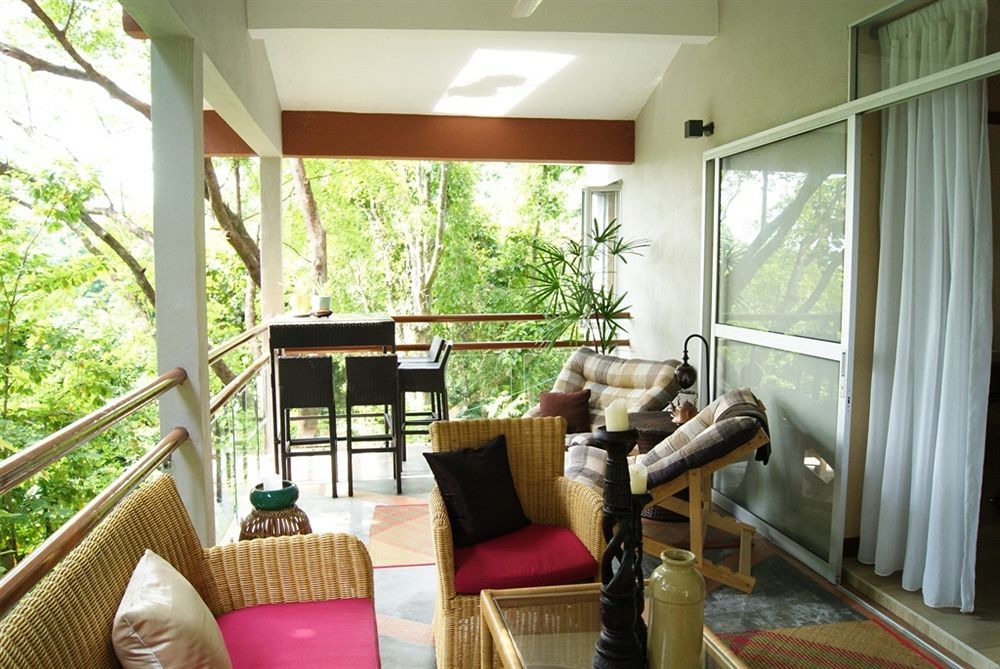 Ambong Rainforest Retreat Pantai Tengah  Exterior photo
